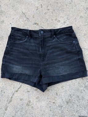 American Eagle Women's Black Raw Hem Cuff Mom Jean Shorts Size 10